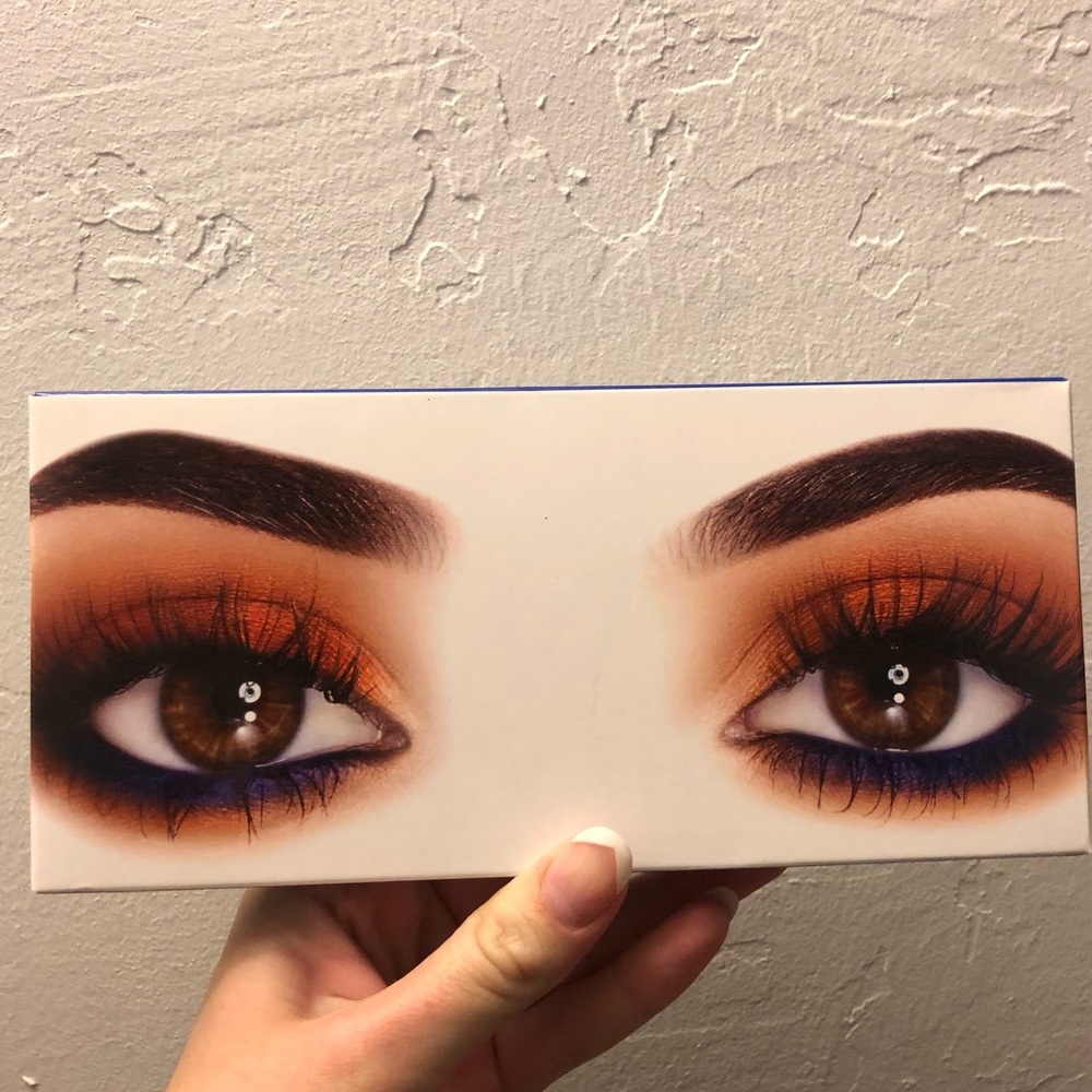 Kylie Cosmetics Royal Peach Eyeshadow Pallet